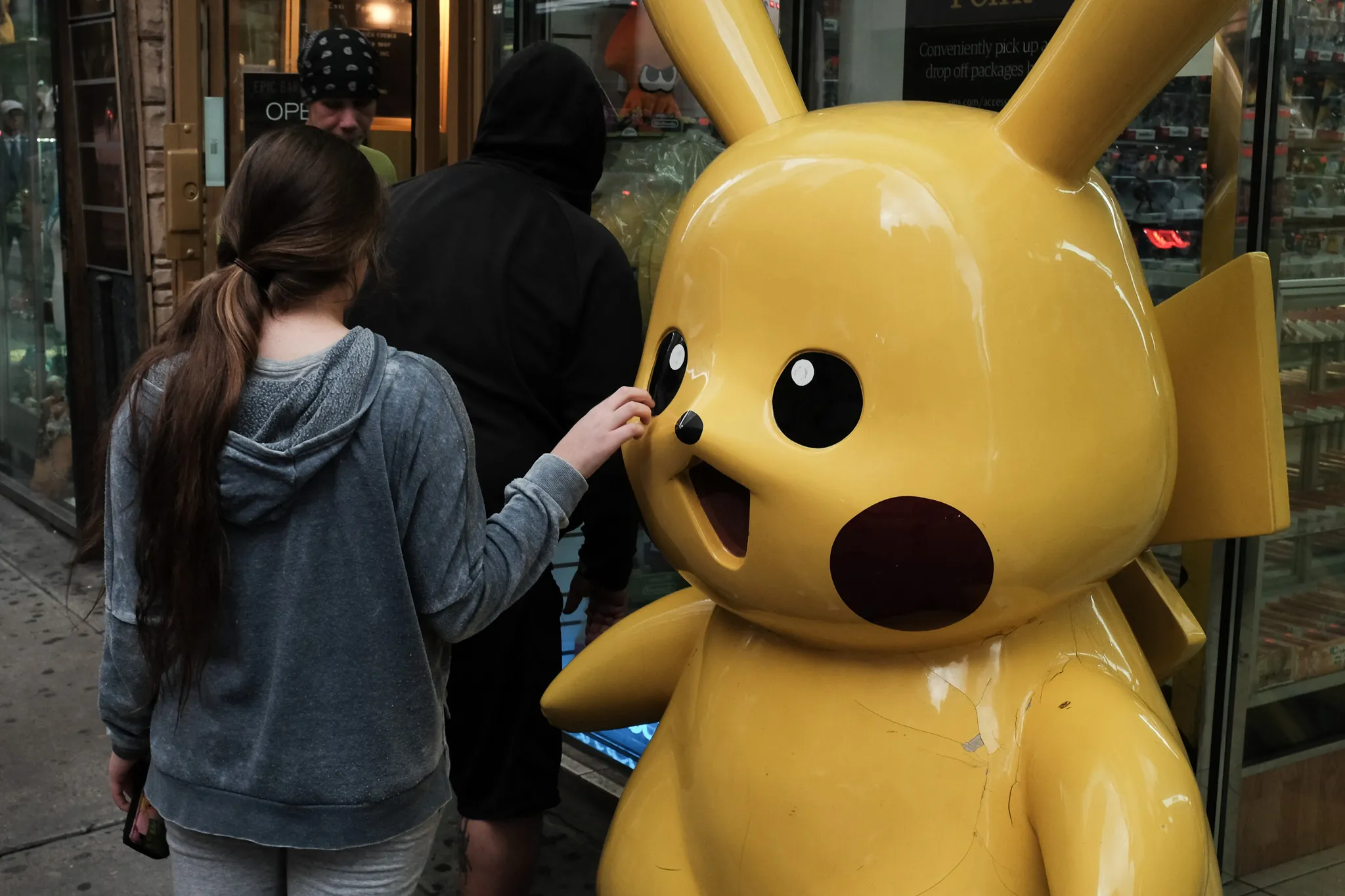 Pikachu hand